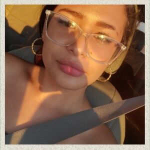 Meet your Posher, Lilly